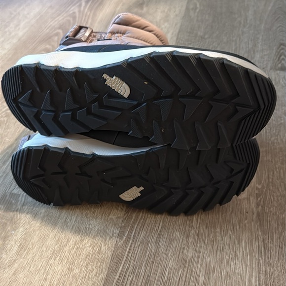 The North Face Thermoball Pull-On Boots - Picture 4 of 5